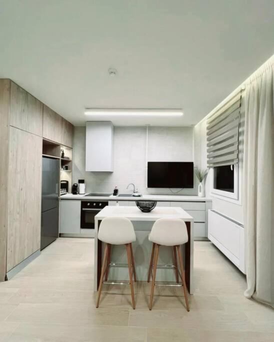 8 Blocks Apartments 1B Alexandroupoli Bagian luar foto