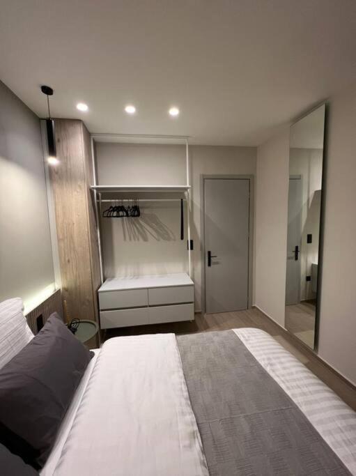 8 Blocks Apartments 1B Alexandroupoli Bagian luar foto